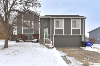 17152 Manderson St, Omaha, NE 68116