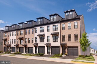 22892 Tawny Pine Square, Brambleton, VA 20148