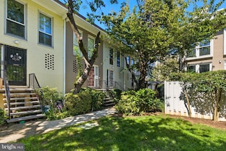 237 G St SW Unit 120, Washington, DC 20024