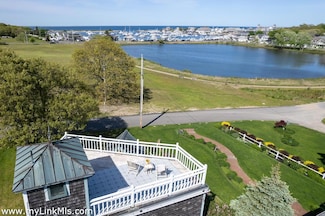22 Greenleaf Ave, Oak Bluffs, MA 02539