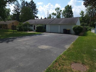 2005 Graham Dr, Fort Wayne, IN 46818