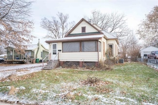 421 11th St, West Des Moines, IA 50265
