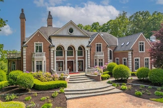 590 Dubuar St, Northville, MI 48167