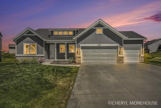 5919 Glencroft Ct SE, Caledonia, MI 49316