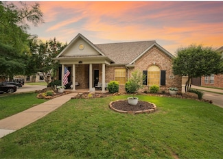 2541 Sir Tristram Ln, Lewisville, TX 75056
