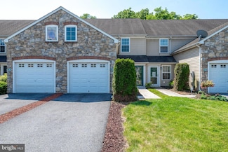121 Westpoint Dr, Carlisle, PA 17013
