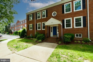 4803 30th St S Unit A2, Arlington, VA 22206
