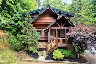 641 Gatlinburg Falls Way, Gatlinburg, TN 37738