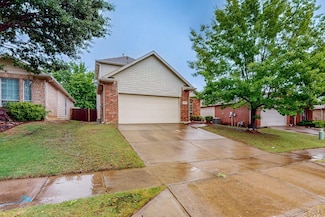 7437 Maroon Dr, Fort Worth, TX 76120
