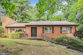 9536 E Bexhill Dr, Kensington, MD 20895