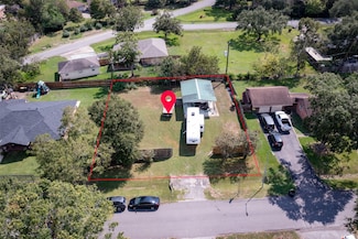 1111 Glenda St, Pearland, TX 77581