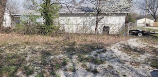 1811 W 5th St, Coffeyville, KS 67337