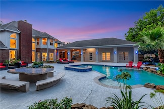 1122 Lake Country Dr, Seabrook, TX 77586