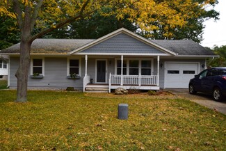 50 N Morris St, Pentwater, MI 49449