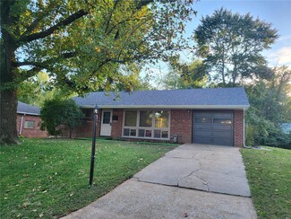 6908 Osage Dr, Belleville, IL 62223