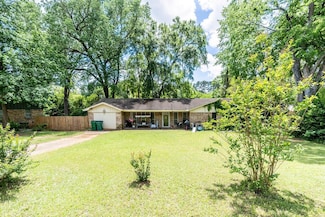 1118 E Neches St, Palestine, TX 75801