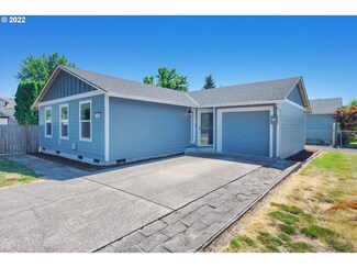 439 SE 9th St, Dundee, OR 97115
