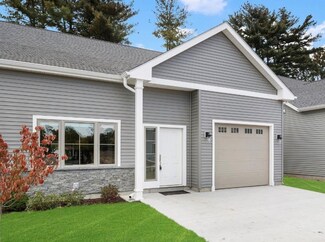 12 W Valley Cir, West Warwick, RI 02893
