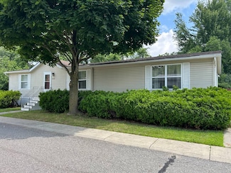 2500 Mann Rd Unit 343, Clarkston, MI 48346