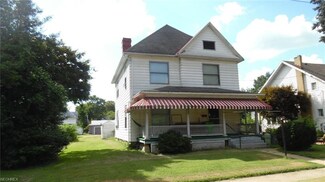 207 Walnut St, Belpre, OH 45714