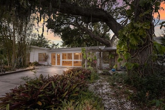 2207 Hickory Ave, Sarasota, FL 34234