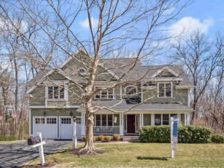 81 Peach Tree Ln, North Andover, MA 01845
