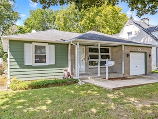 380 S Commonwealth Ave, Elgin, IL 60123