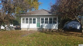 216 W 7th St, Munith, MI 49259