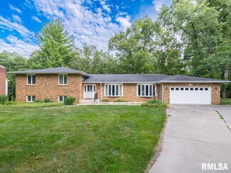 326 W Eagle Nest Rd, Dunlap, IL 61525