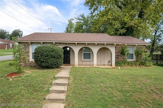 812 K St, Barling, AR 72923