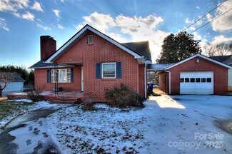 65 Snow Hill Church Rd, Candler, NC 28715