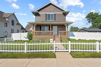 320 6th St SW, Cedar Rapids, IA 52404