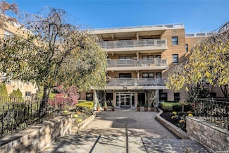 25 Park Place Unit 1Ee, Great Neck, NY 11021