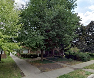 882 Neff Rd, Grosse Pointe, MI 48230