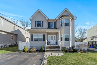 920 Voorhees Ave, Middlesex, NJ 08846