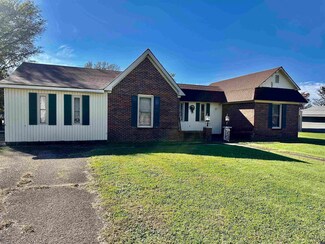 257 2nd Ave, Hornbeak, TN 38232