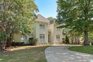 3805 Carisbrooke Cir, Birmingham, AL 35226
