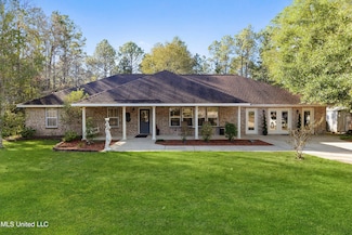 12320 Fox Forrest Dr, Gulfport, MS 39503