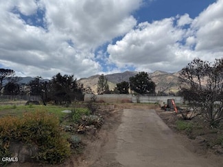 563 E Las Flores Dr, Altadena, CA 91001