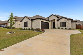 316 Creighton Ave, Red Oak, TX 75154