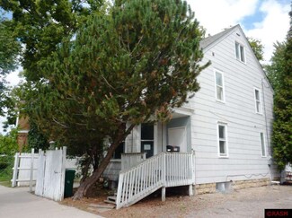 310 E Cherry St, Mankato, MN 56001