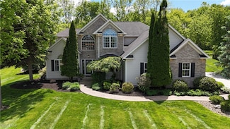 3130 Hollybrook Ln, Mogadore, OH 44260