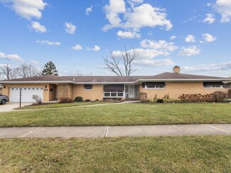 825 Damico Dr, Chicago Heights, IL 60411