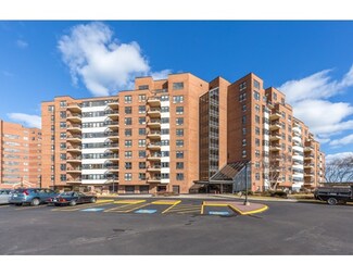 1 Seal Harbor Rd Unit 408, Winthrop, MA 02152