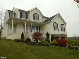 29 Sawgrass Dr, Reading, PA 19606
