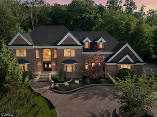 27 Parkwood Ln, Basking Ridge, NJ 07920