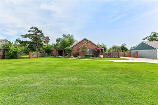5504 N Macarthur Blvd, Warr Acres, OK 73122