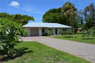 511 Dona Dr, Nokomis, FL 34275