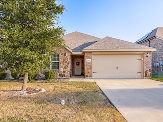 542 Clearlake Dr, Waxahachie, TX 75165