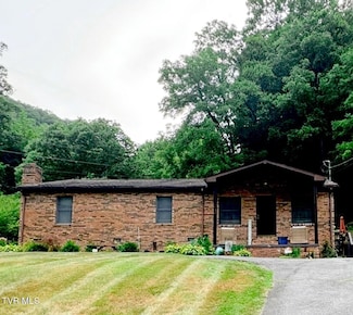 1478 Belchers Fork Rd, Grundy, VA 24614